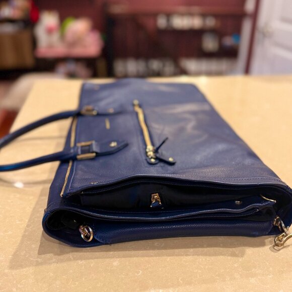 HOOK & ALBERT GARMENT WEEKENDER - Picture 10 of 15